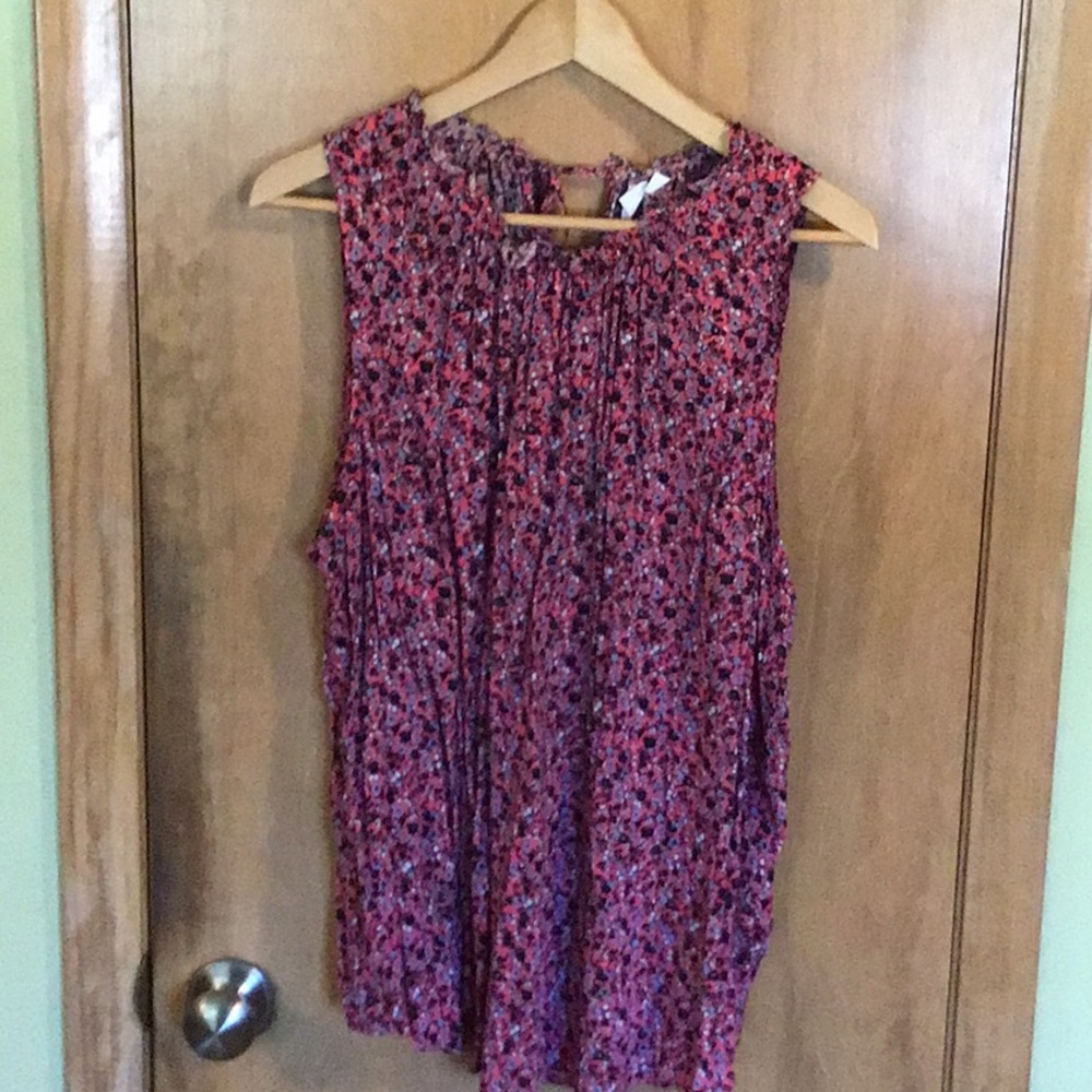 GAP sleeveless blouse